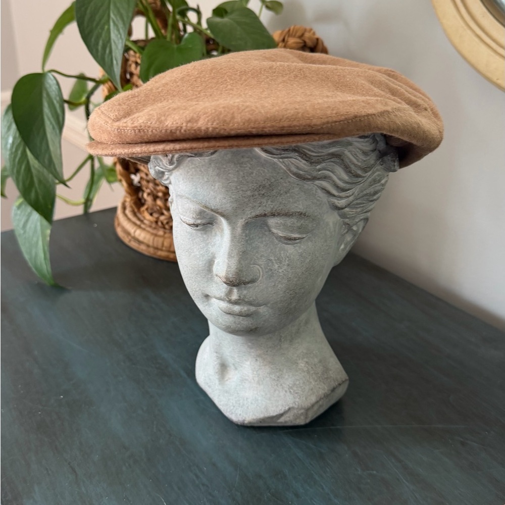Amicable Pure Camel Hair Small Newsboy Cap. Beige S/M 23’ Vintage.